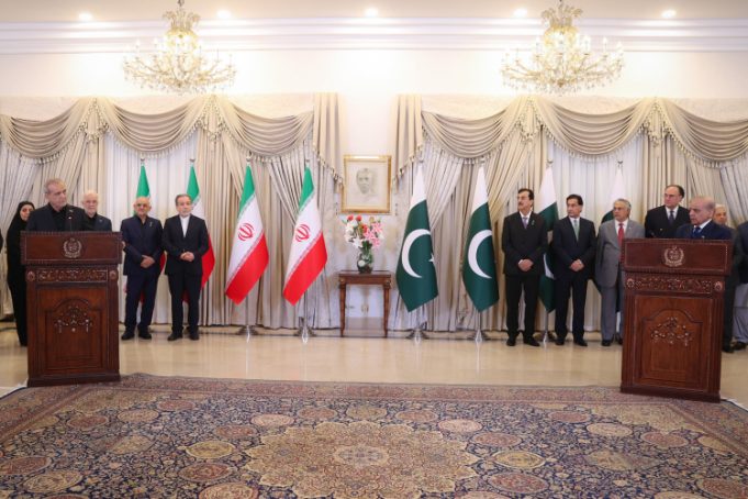 President Pezeshkian extends hand of friendship to Islamic nations for new regional security architecture