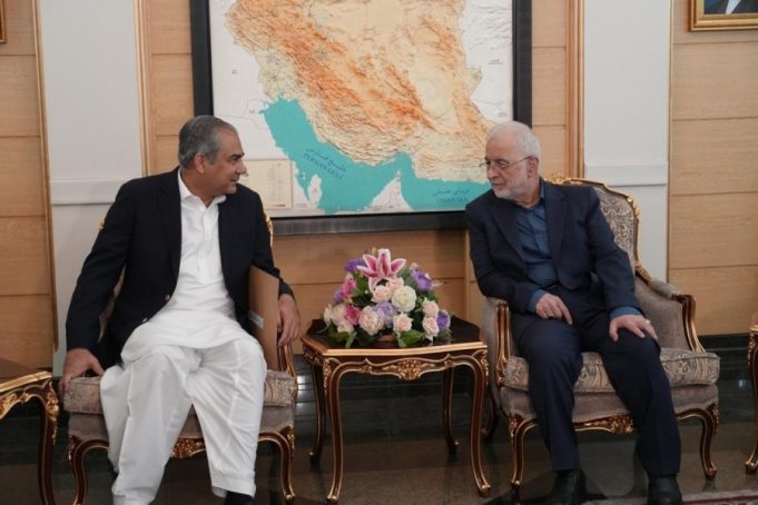 Iranian Interior Minister Eskandar Momeni welcomes Pakistan’s Interior Minister Syed Mohsin Naqvi upon his arrival in Tehran for talks for strengthening bilateral cooperation and discussing matters of mutual interest.