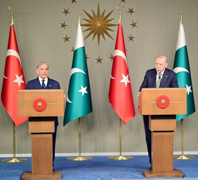 Erdoğan praises Pakistan’s peace diplomacy, vows to deepen Türkiye-Pakistan strategic partnership