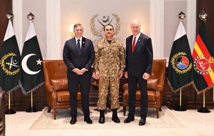 US lawmakers, Pakistan military leadership discuss defence, economic cooperation