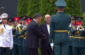 President Zardari accorded ceremonial welcome at Rukh Ordo Cultural Complex by Kyrgyz President