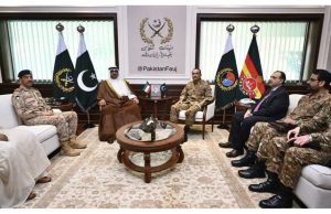 Field Marshal Syed Asim Munir, NI (M), HJ, COAS & CDF, accompanied by Lieutenant General Muhammad Asim Malik, DG ISI and Pakistan’s National Security Adviser, holds delegation-level talks with Sheikh Abdullah Ali Abdullah Al-Saleem Al-Sabah, Kuwait’s Minister of Defence, accompanied by Lieutenant General Khalid Darj Saad Al-Shriaan, Chief of General Staff of the Armed Forces of Kuwait, at General Headquarters (GHQ), Rawalpindi.