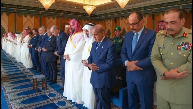 PM Shehbaz, Saudi Crown Prince, Turkish President offer Friday prayers at Al-Safa Palace