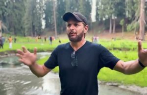 Shahid Afridi calls for cleaner tourist destinations, pledges cricket pitch
