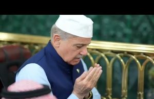 PM Shehbaz arrives in Madinah, offers prayers at Masjid-e-Nabawi