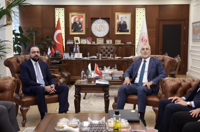 Türkiye, Pakistan discuss measures to deepen labour, social security cooperation